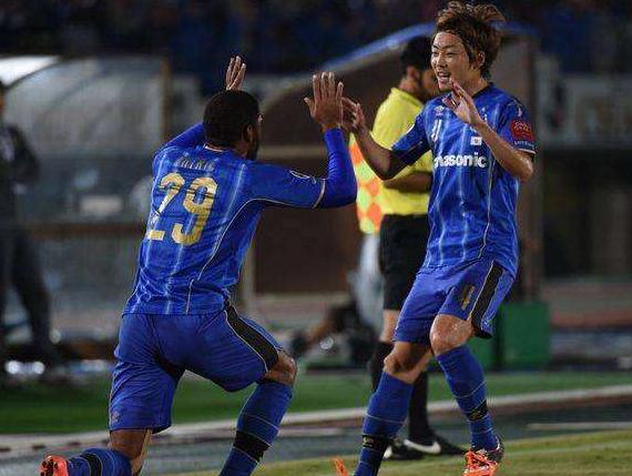  利兹联与伯恩利展开进球大战最终握手言和